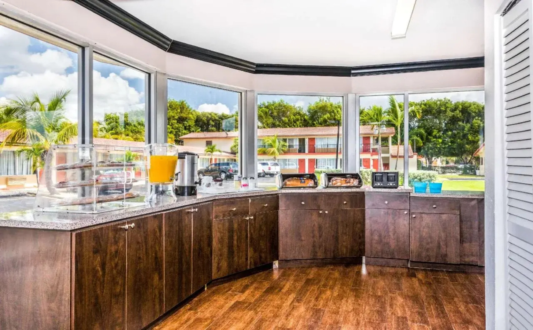 Econo Lodge Inn & Suites Florida City