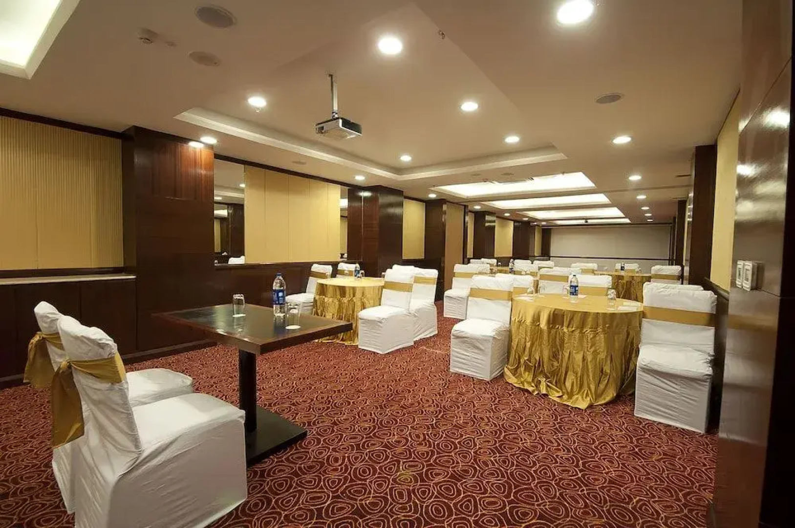 The Golden Plaza Hotel & Spa