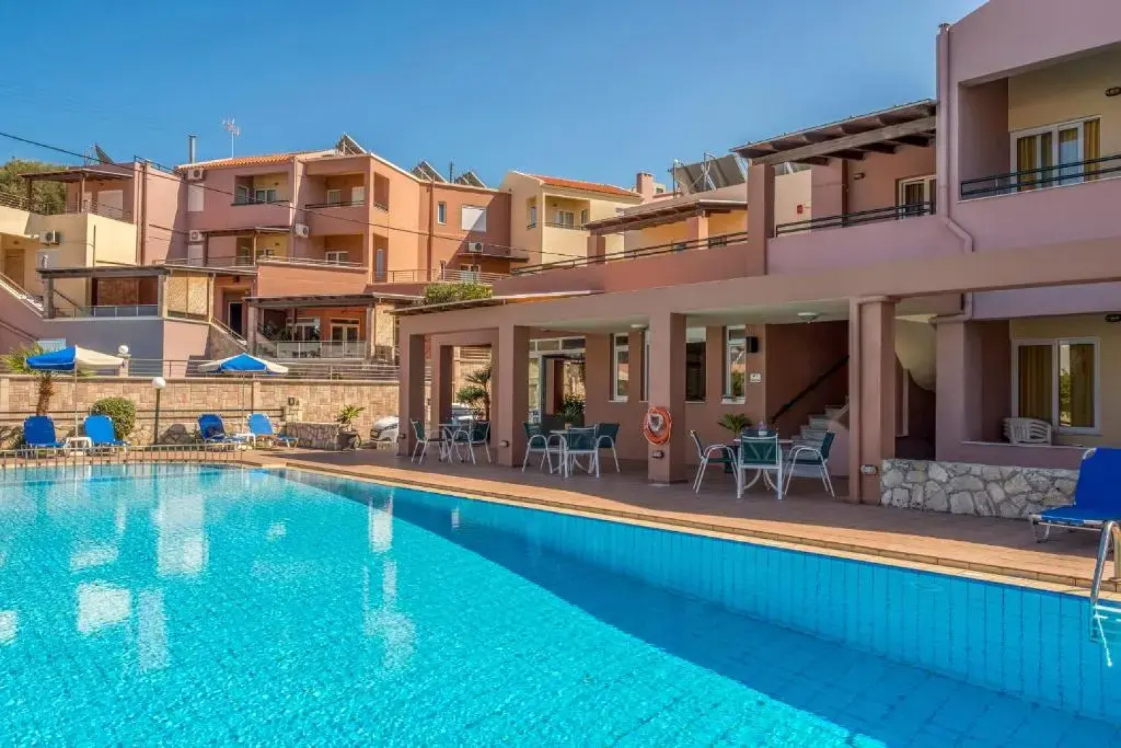 Theos Holidays Apartments