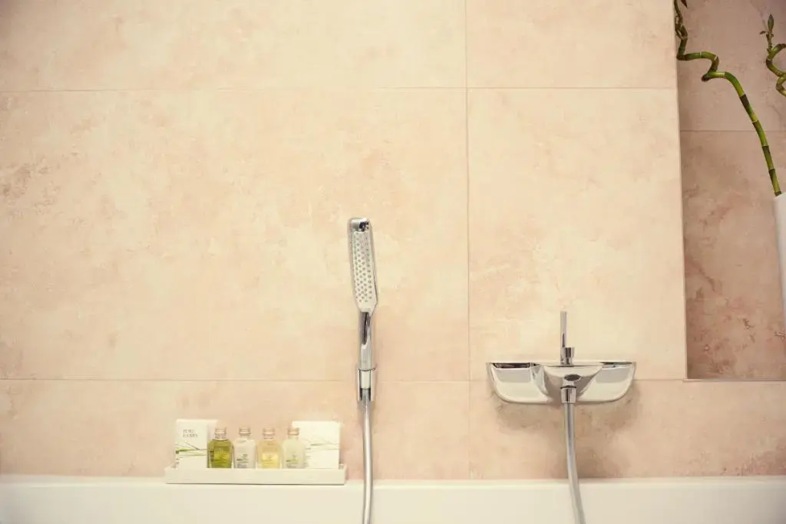 Дизайн-отель 11 Mirrors