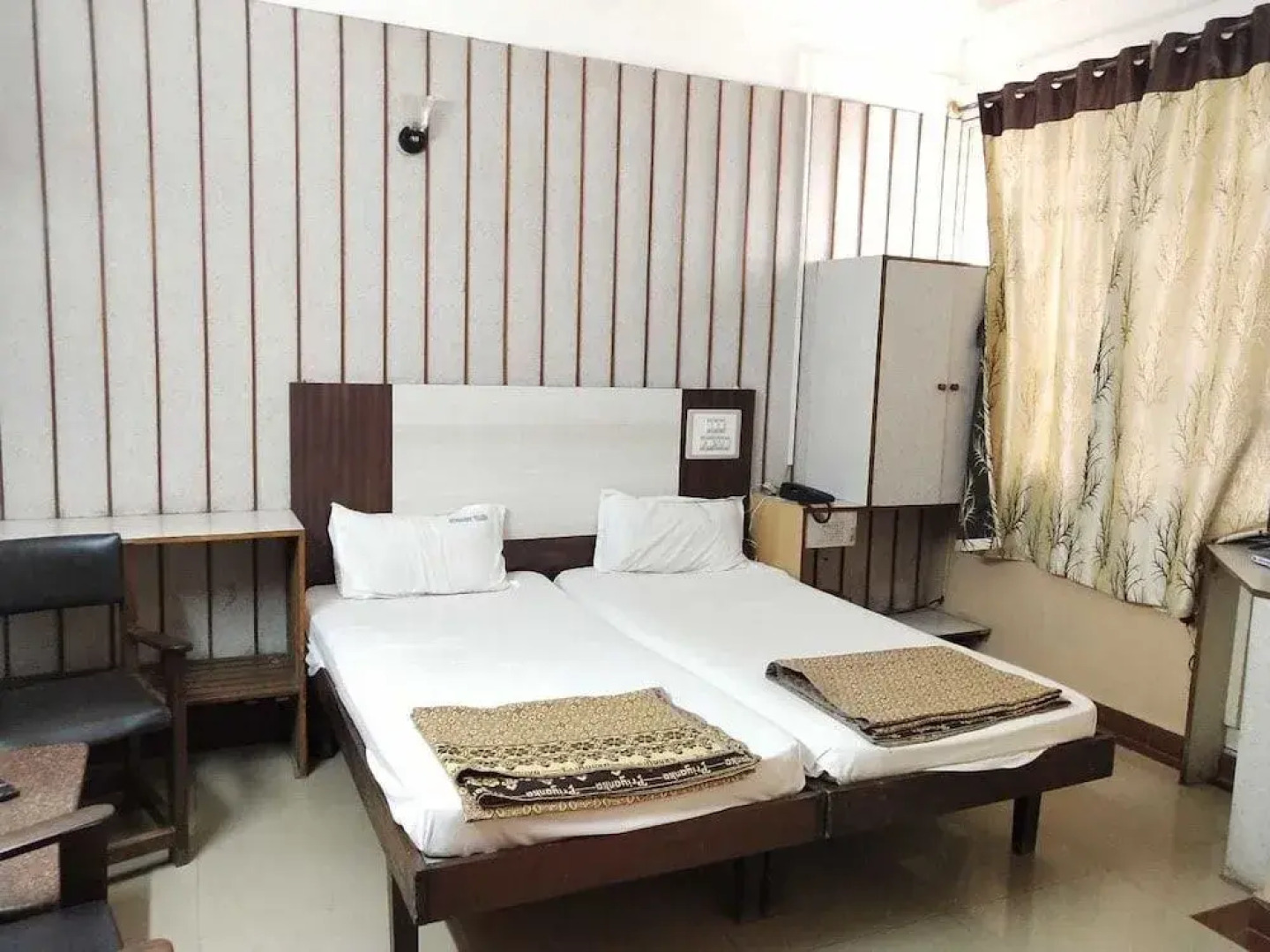 iROOMZ Hotel Abhiman