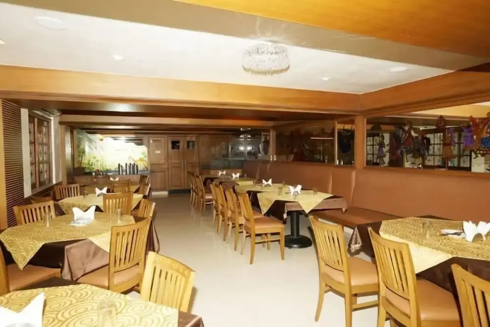 Nahar Manchester Inn