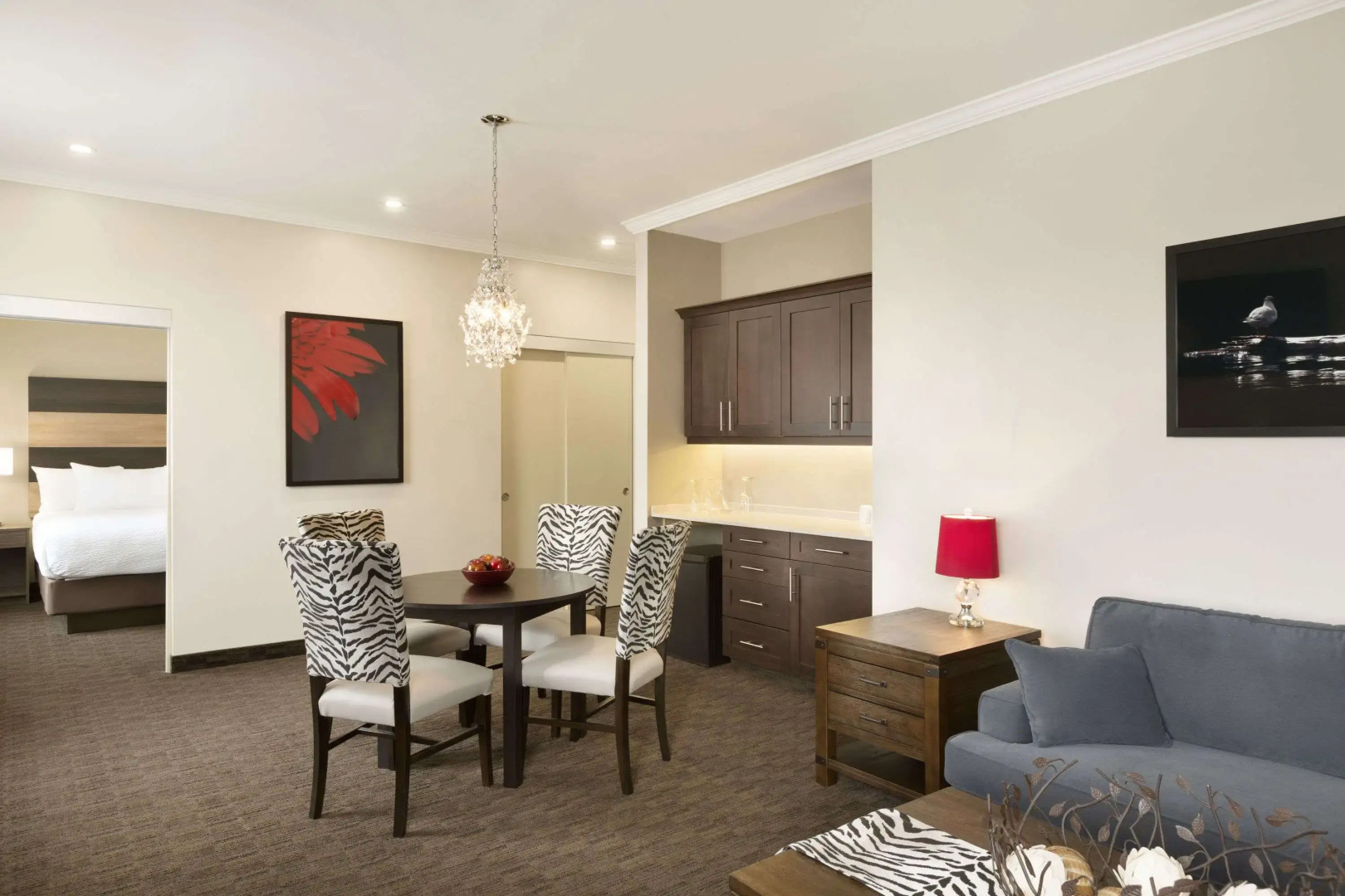 Days Inn & Suites by Wyndham Lindsay