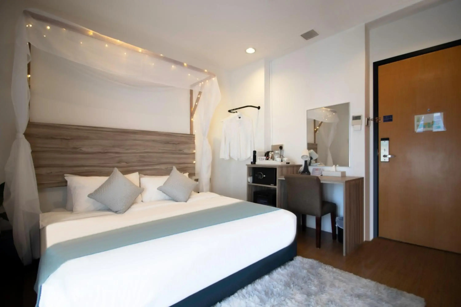 Victoria Hotel, a NuVe Group Collection