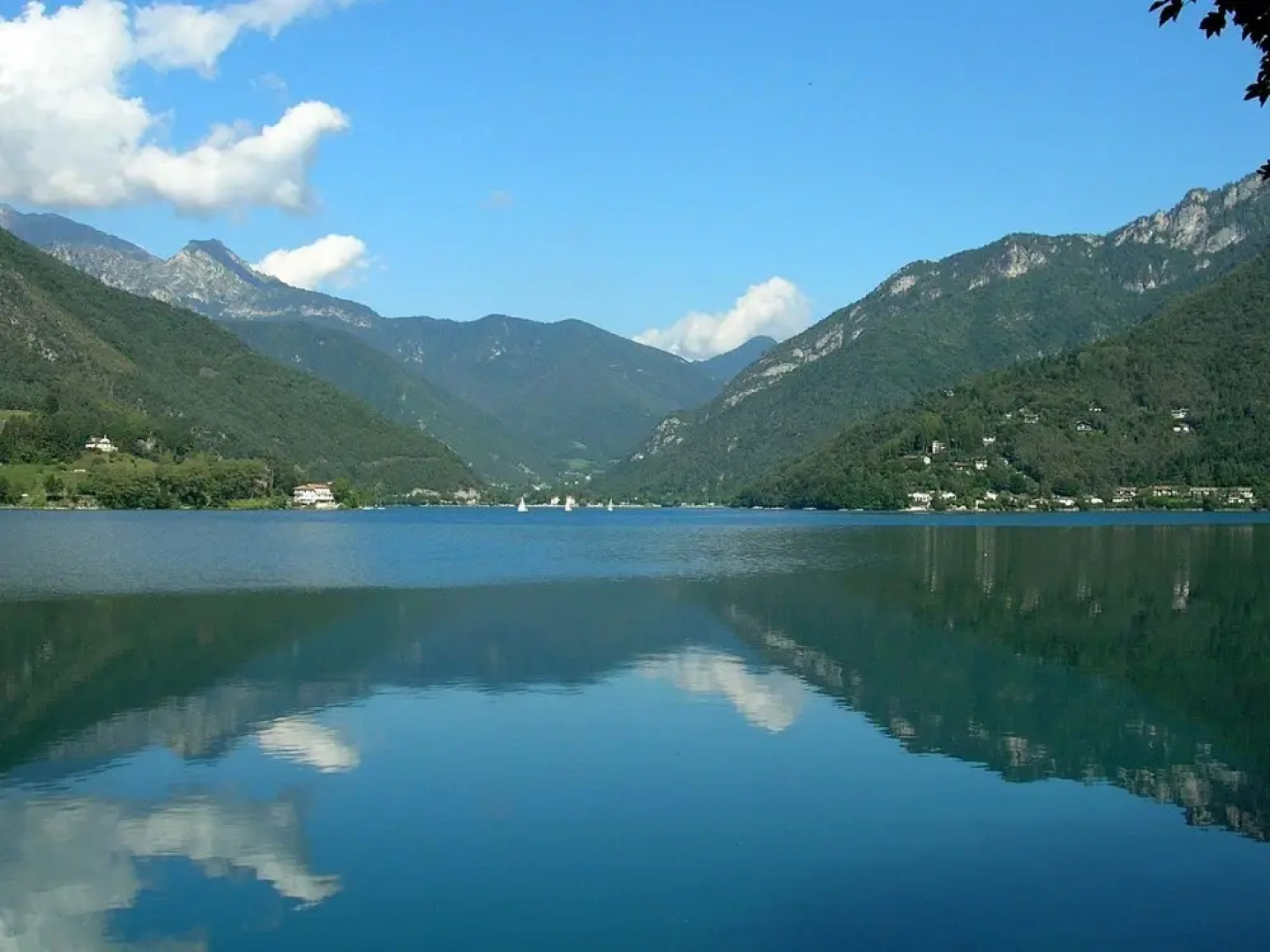 Peaceful Holiday Home in Enguiso With Swimming Pool