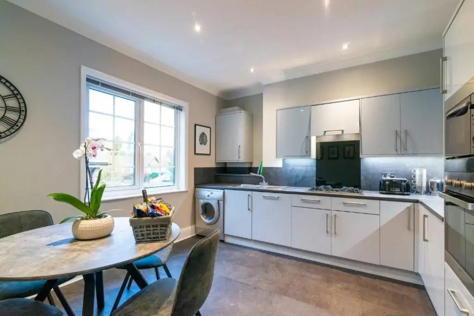 Modern Living 2 Bedroom Apartment South Wilmslow