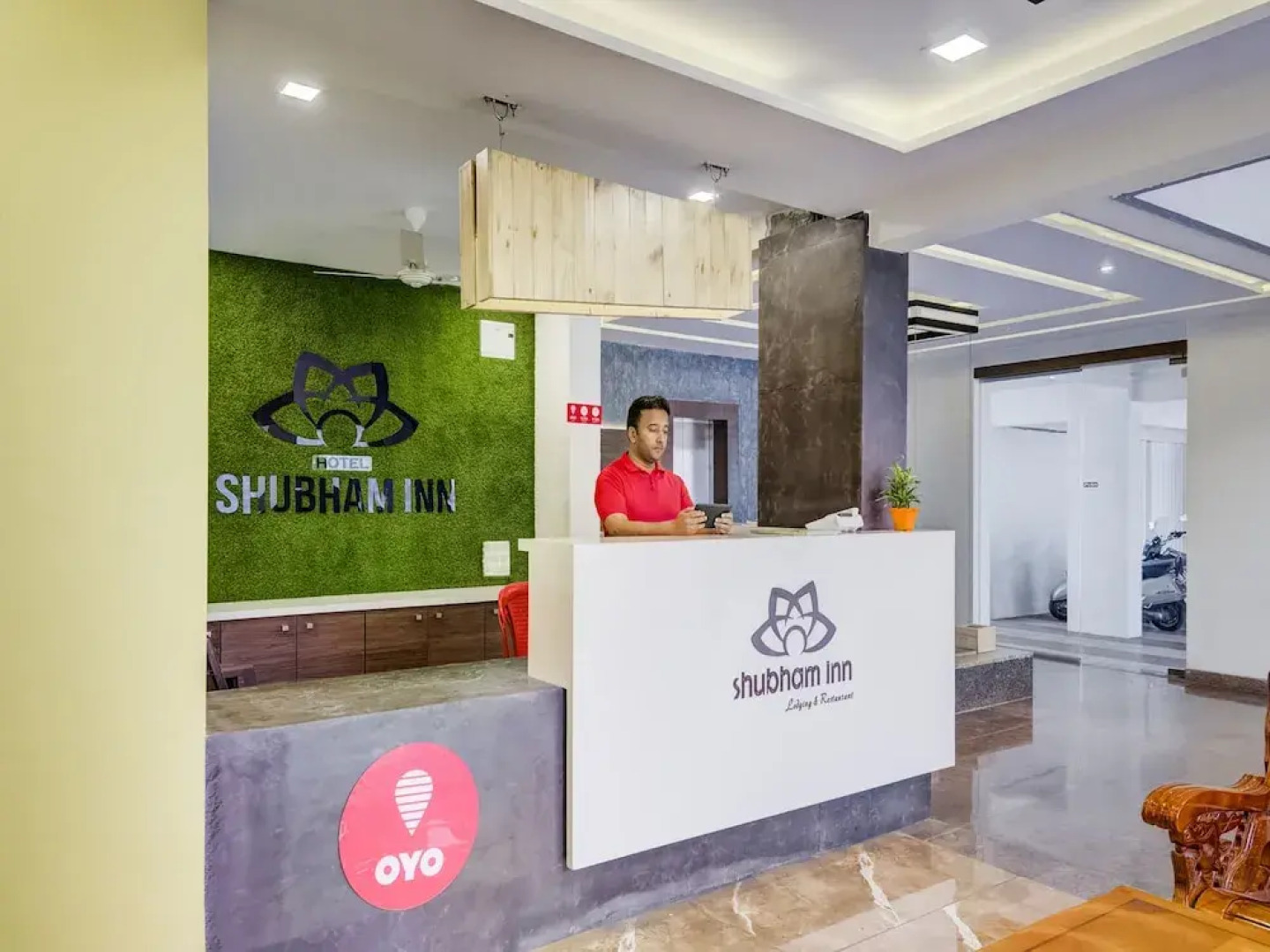 OYO 28164 Hotel Shubham Inn