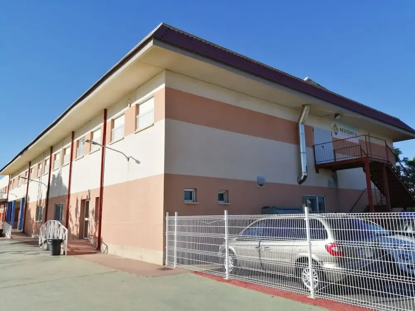 Residencia Las Claras del Mar Menor - Hostel