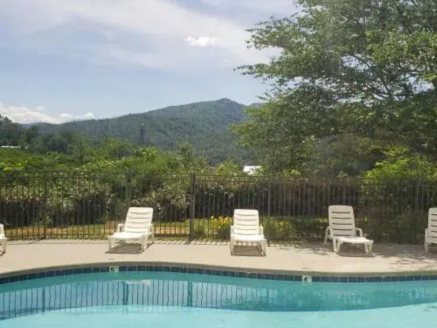 Gatlinburg Chateau Condo #302 by RedAwning