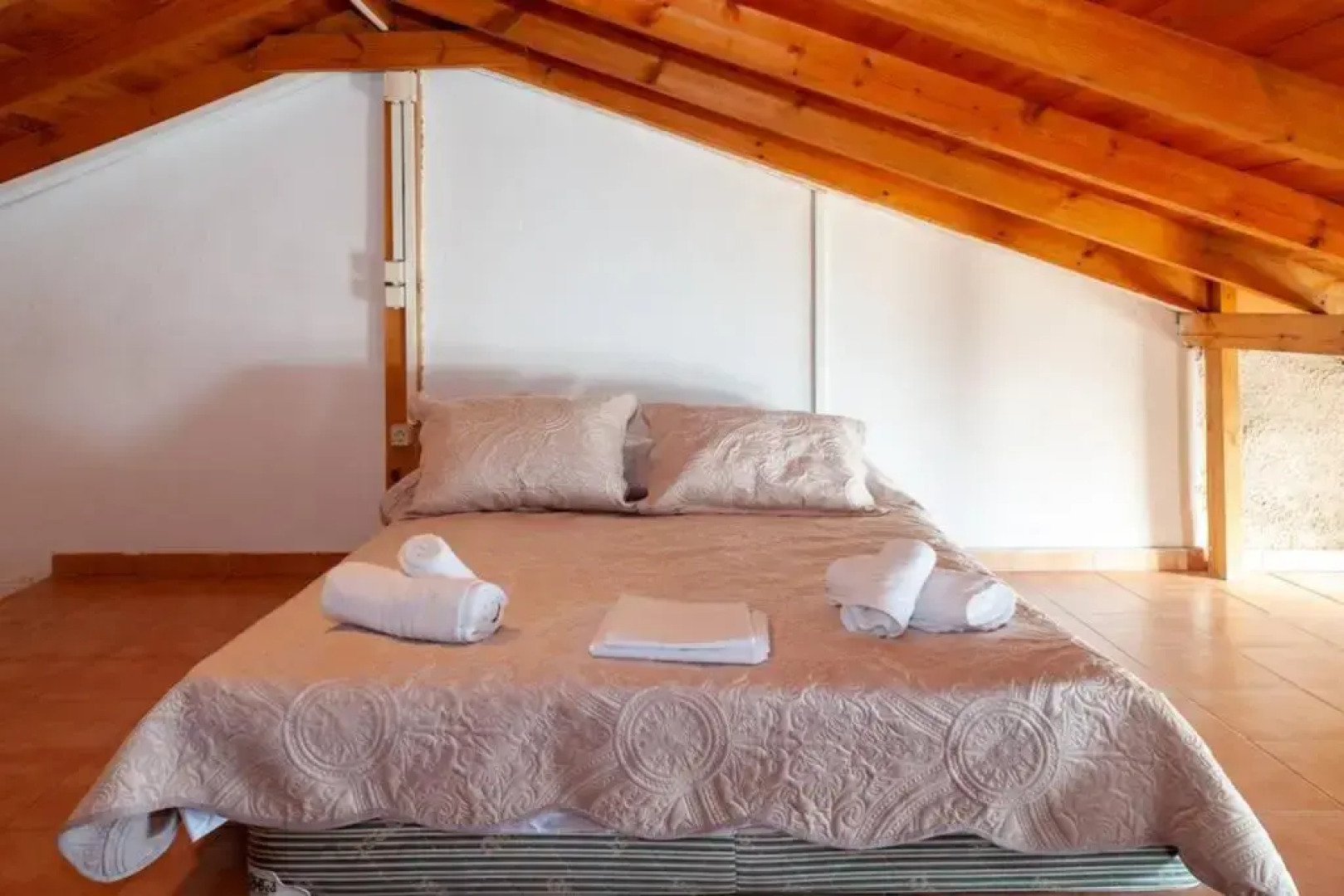 Apostolos apartment with attic