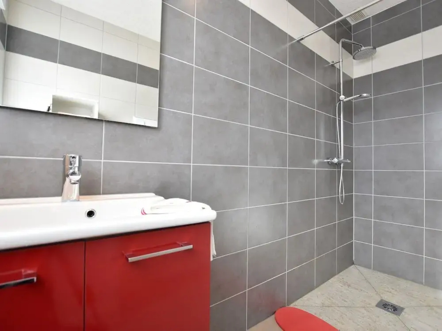 Spacious Holiday Home in Niderviller with Garden