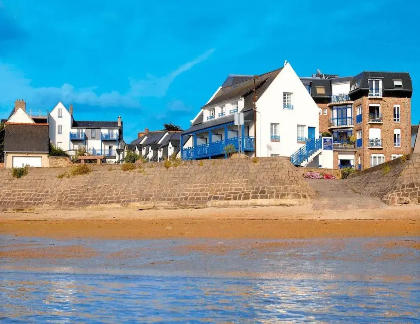 Apartment in Tregastel Near the Beach