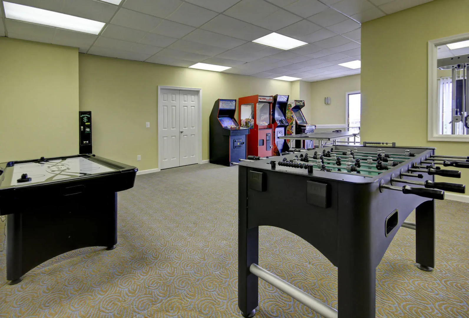 Coastal Palms Inn & Suites