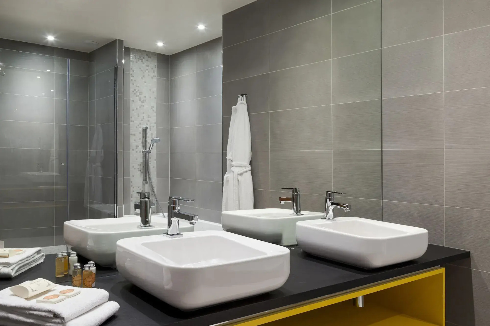 Timhotel Opera Blanche Fontaine