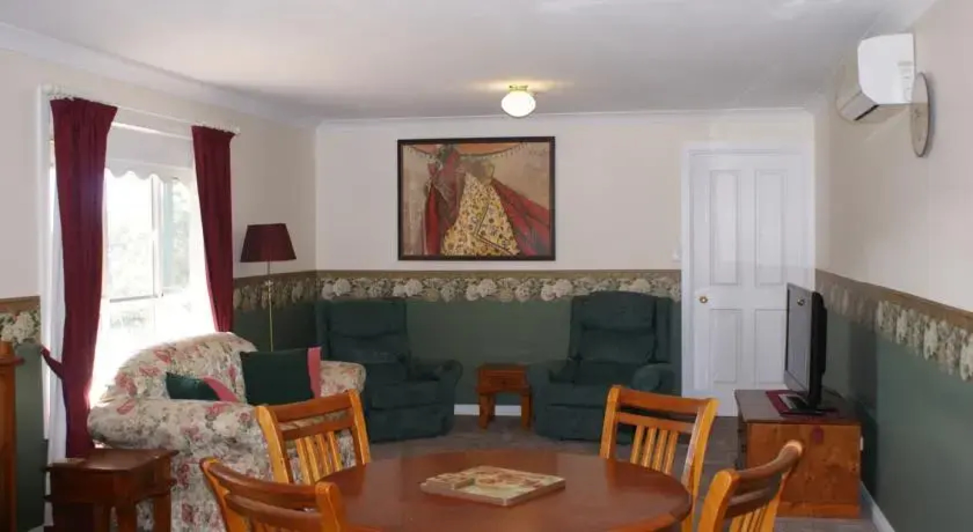 Eloura Luxury Self-Contained Bed & Breakfast Accommodation