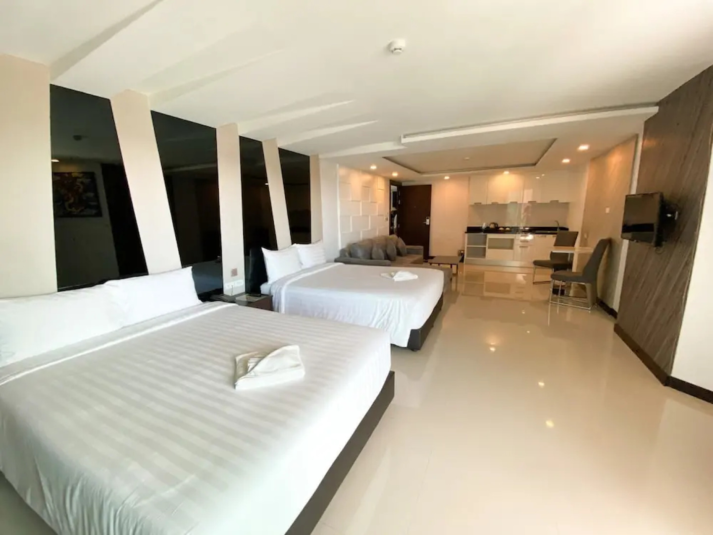 Отель Vareena Palace Hotel