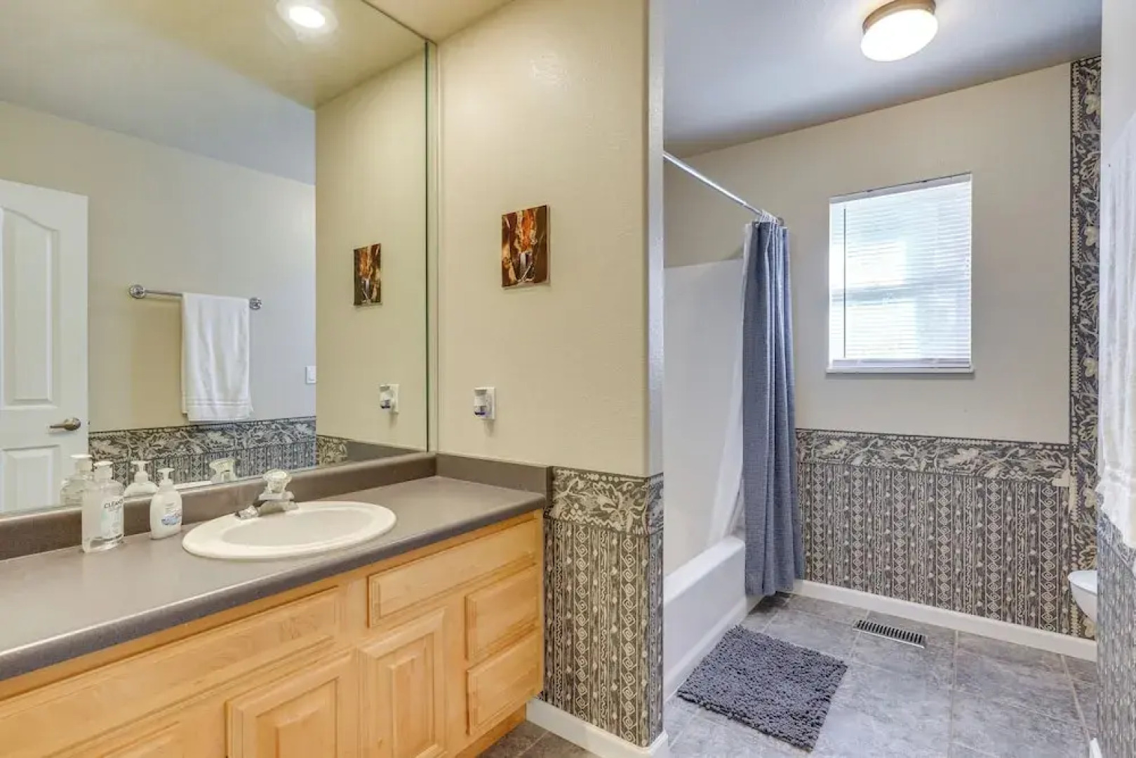 Patio & Grill: Family Home in Pueblo West