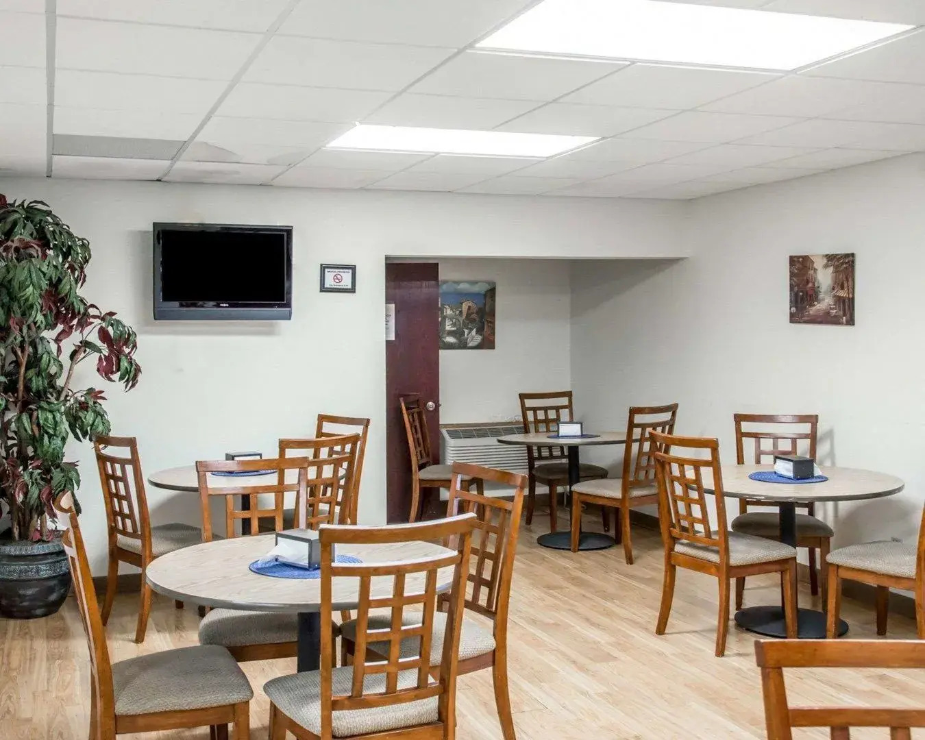 Regency Inn & Suites