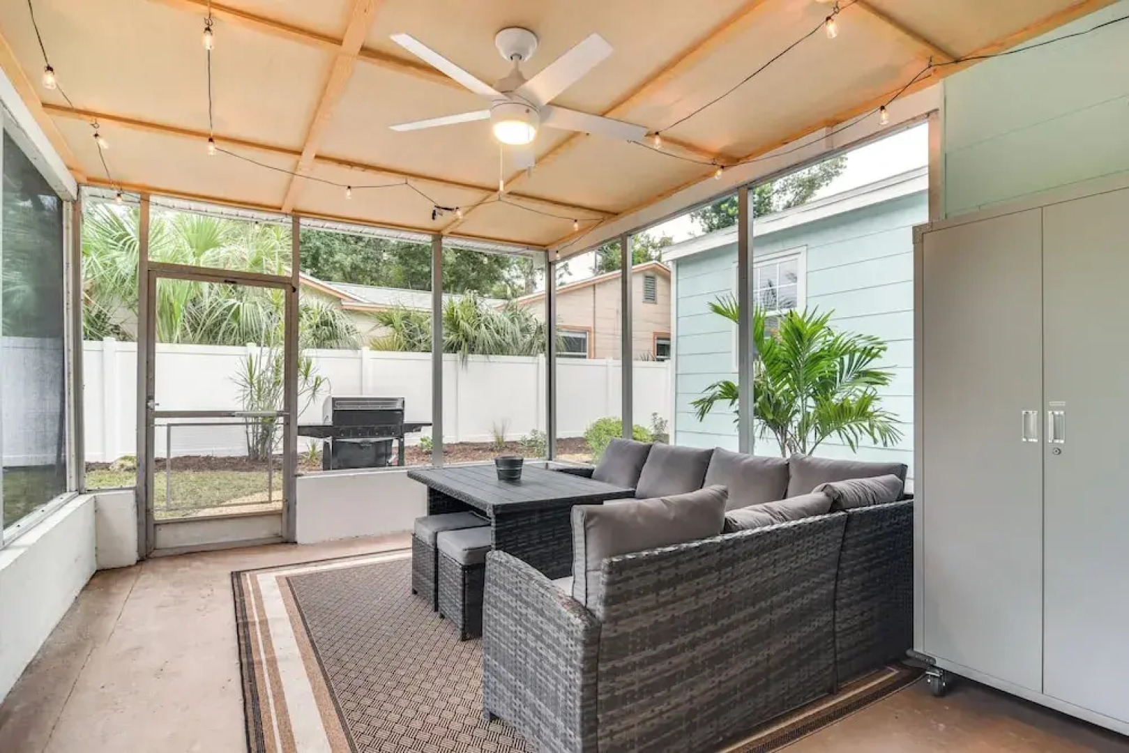 Pinellas Park Home: Swim, Golf, Grill & More!