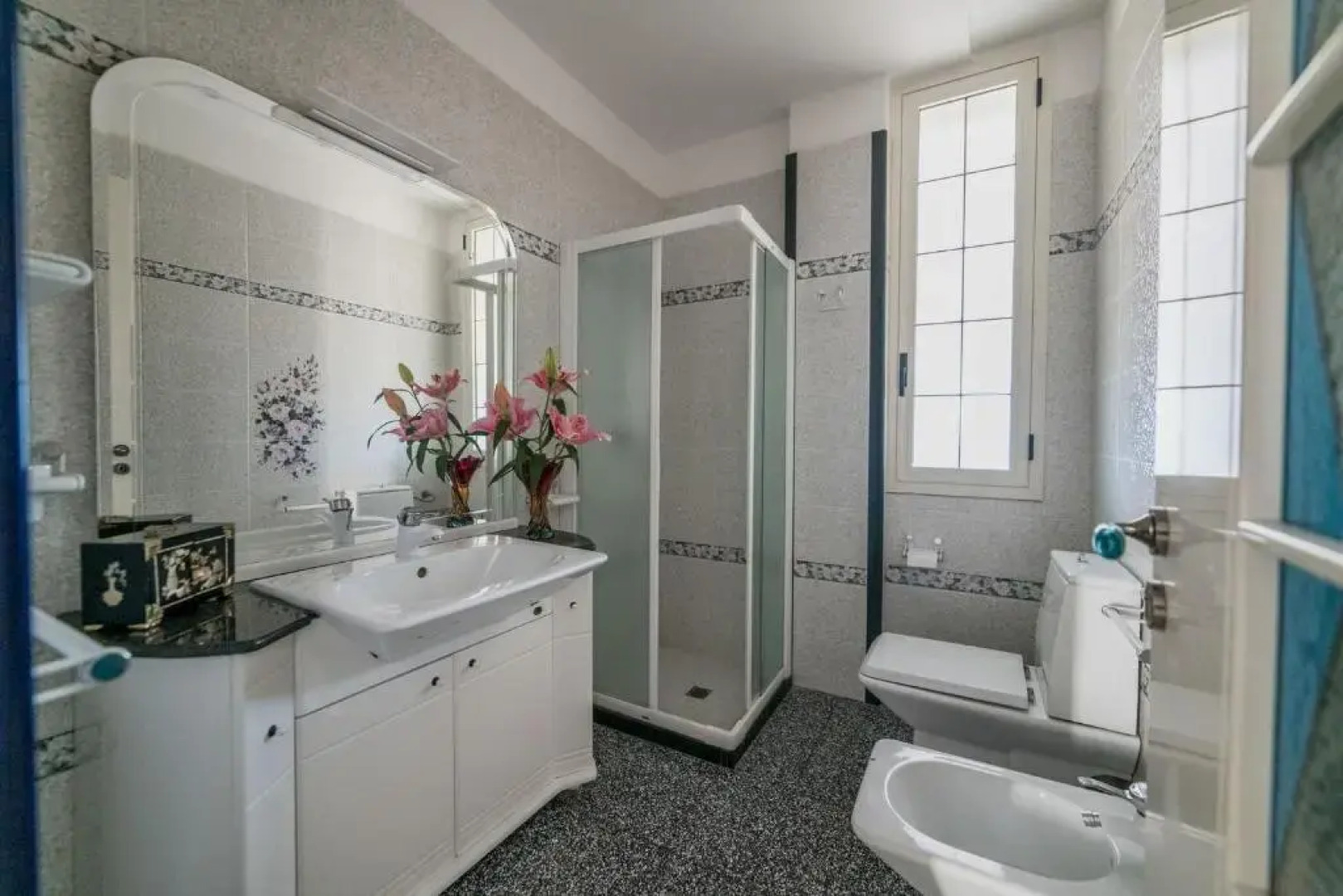 Villa con grande piscina privata e 5 camere m550