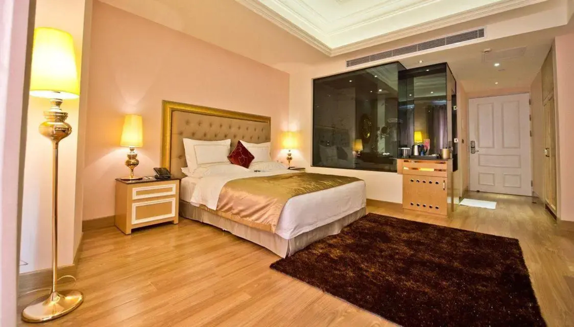 The Royal Pinnacle Hotel