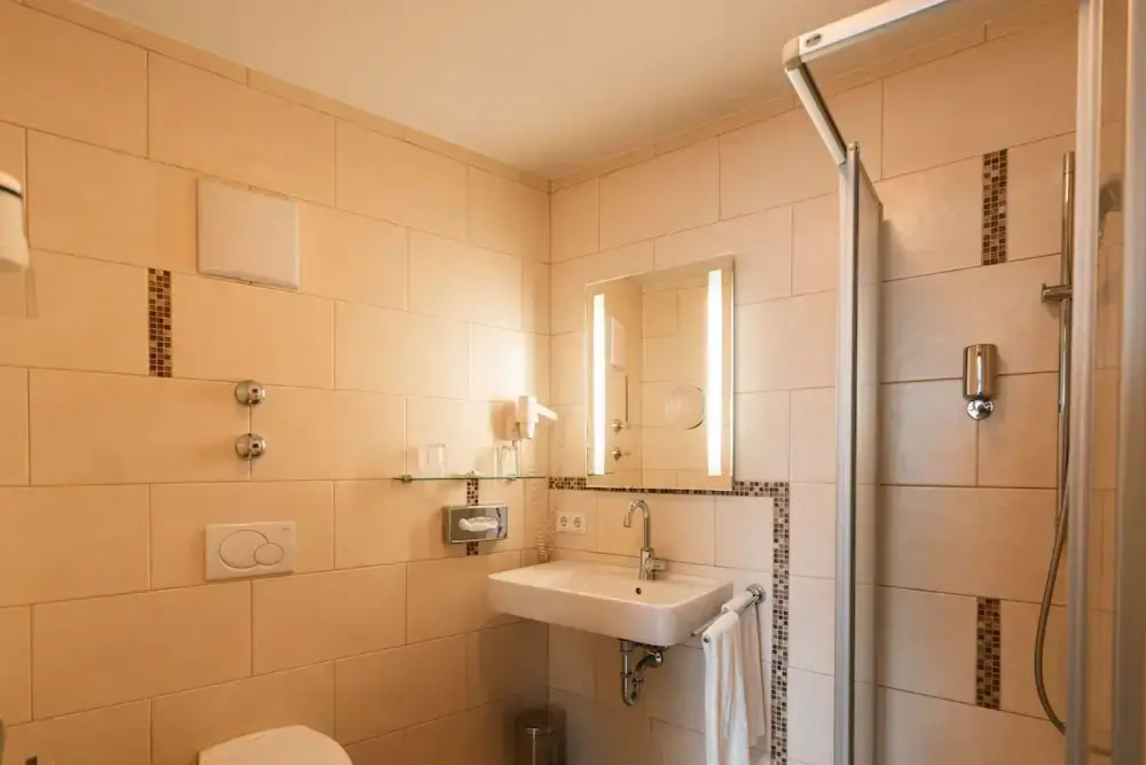 Landhotel & Weingasthof Schwarzer Adler