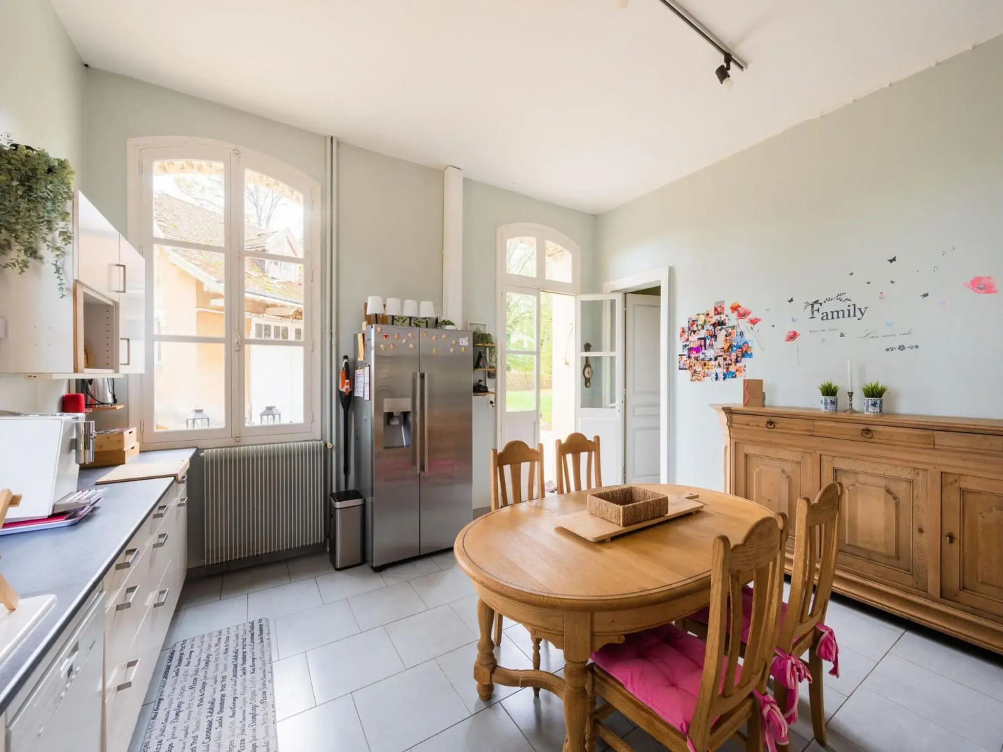 Majestic villa in Pouru-Saint-Remy with garden