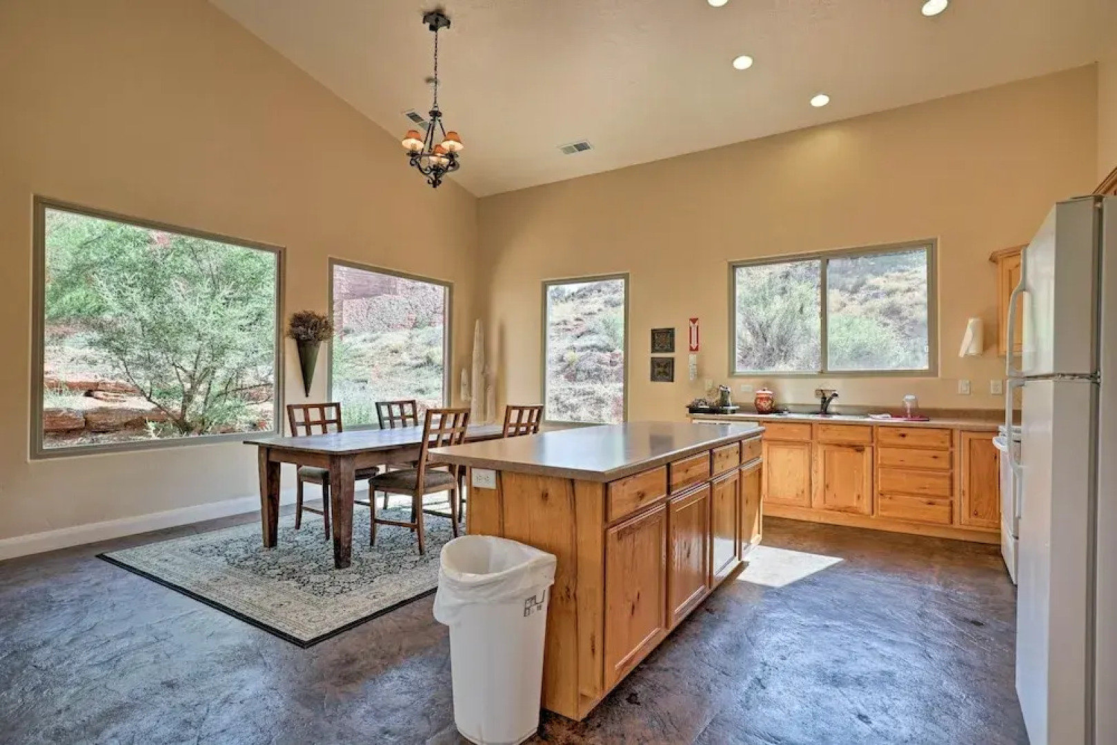 Day Trip to Zion: Home w/ Fire Pit & Pool Access