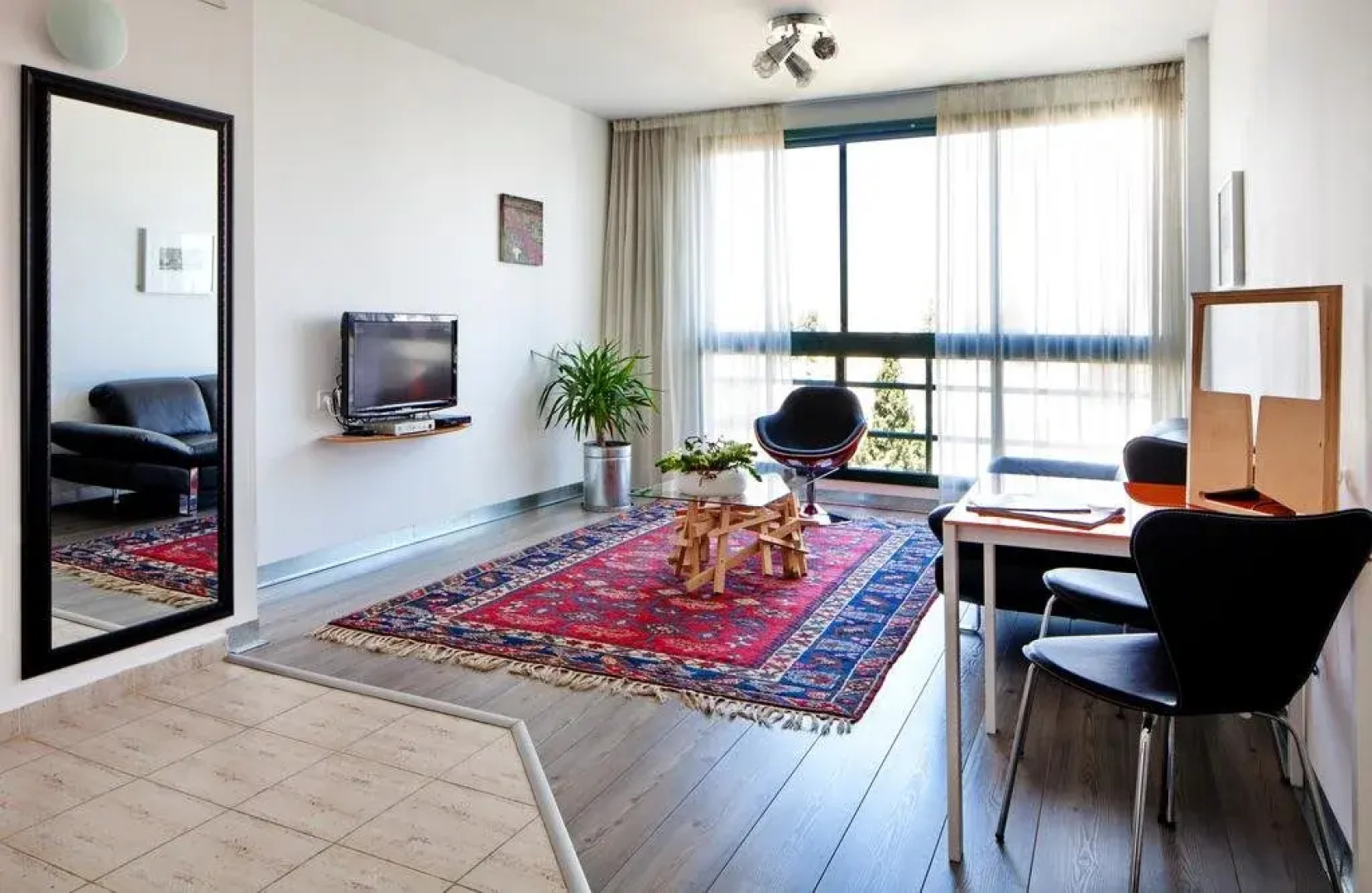 The Diaghilev - Live Art Boutique Hotel