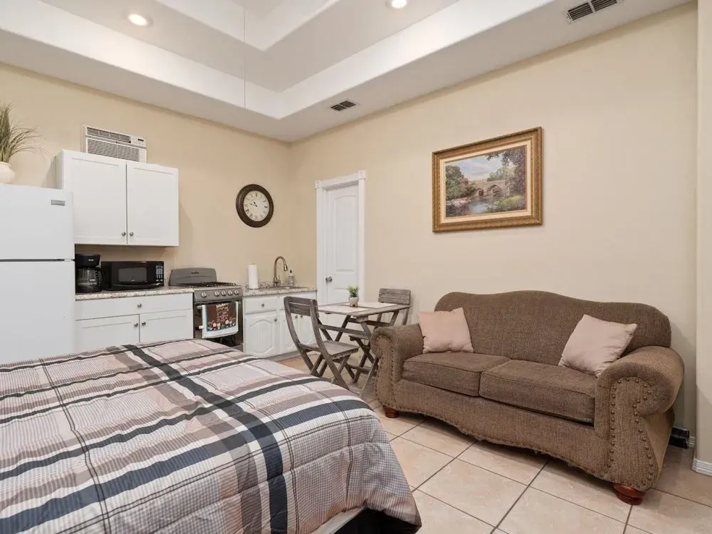 Charming Studios Mission TX