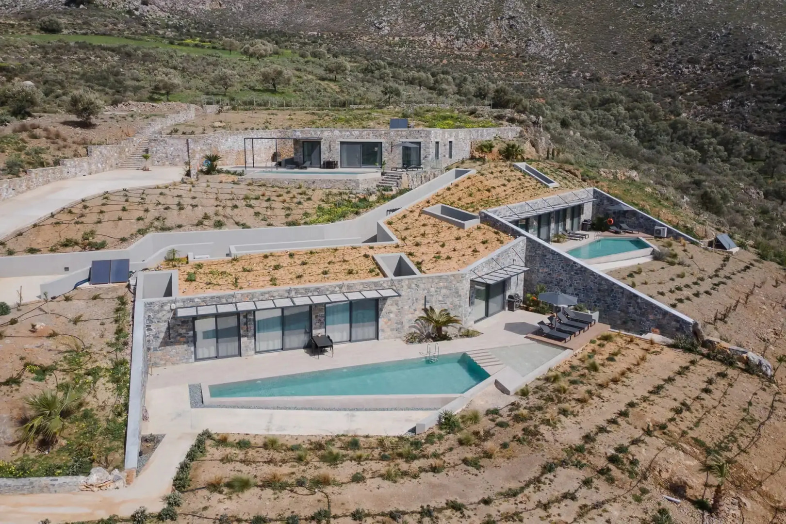 Neromai Cave Luxury Villas