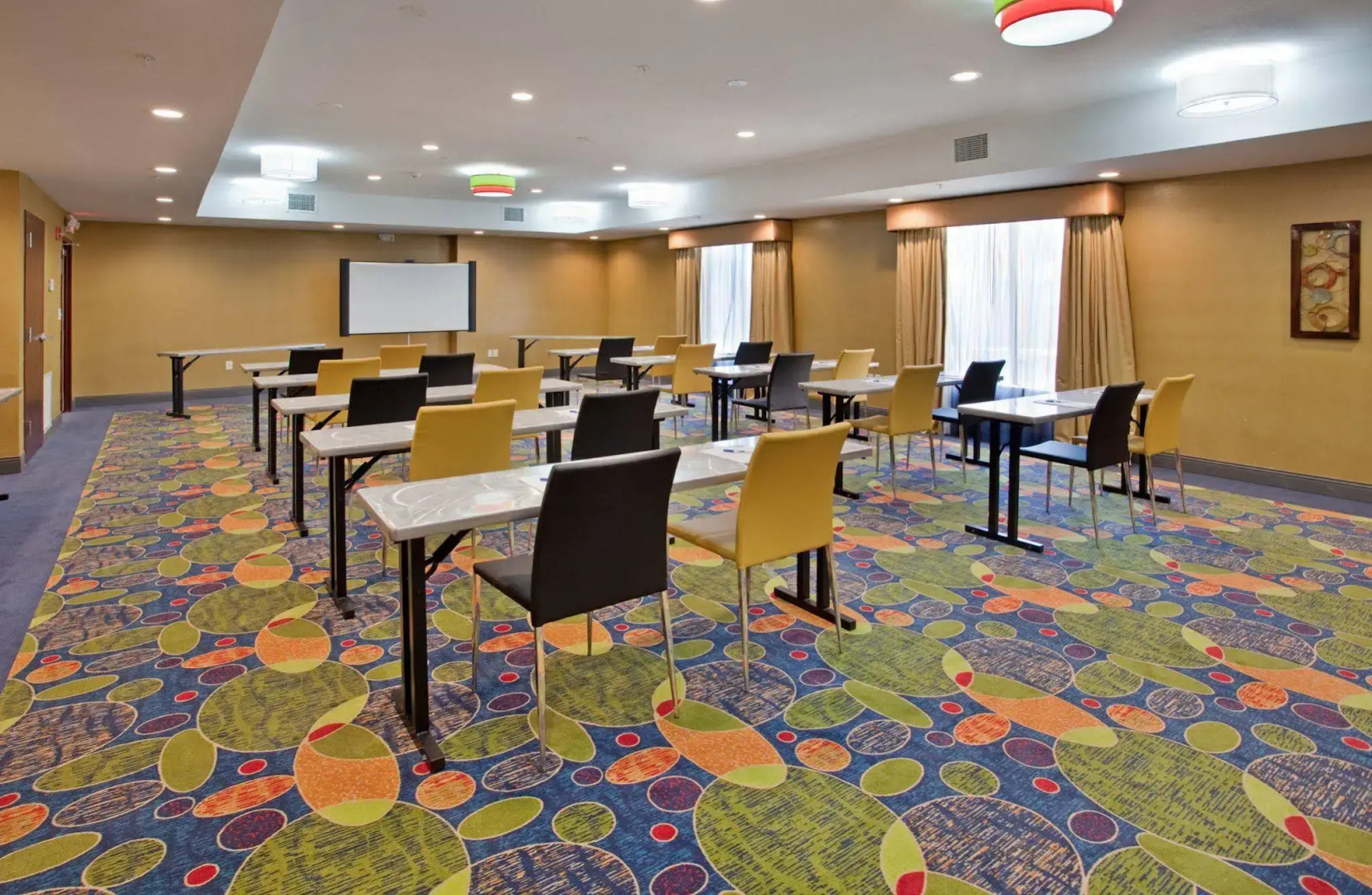 Holiday Inn Express & Suites St Louis Airport by IHG