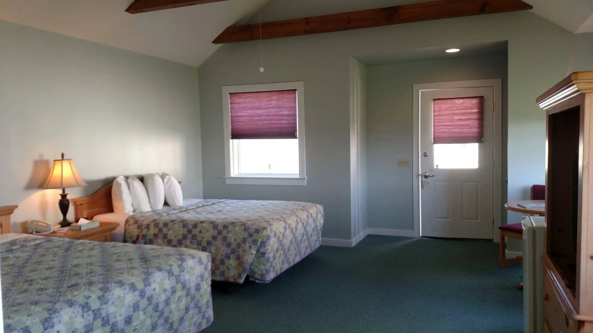 Spruce Lane Lodge and Cottages