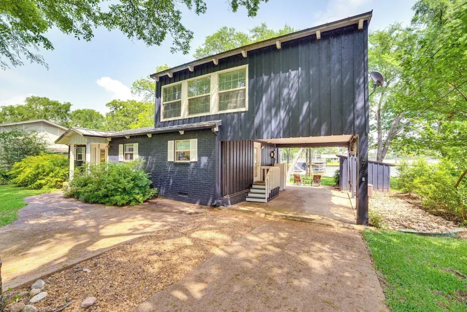 Waterfront Gem on Cedar Creek Lake w/ Deck + Games