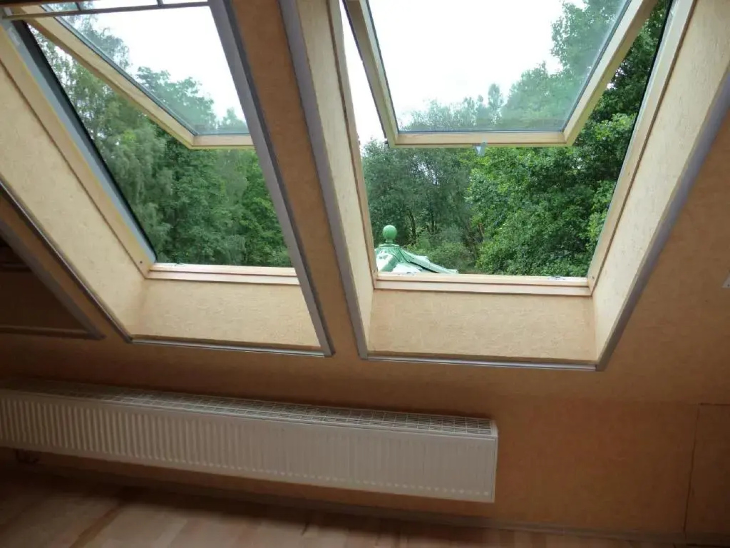 Moderne Maisonette-Wohnung am Karpfenteich; modern Apartment with view of the carp pond