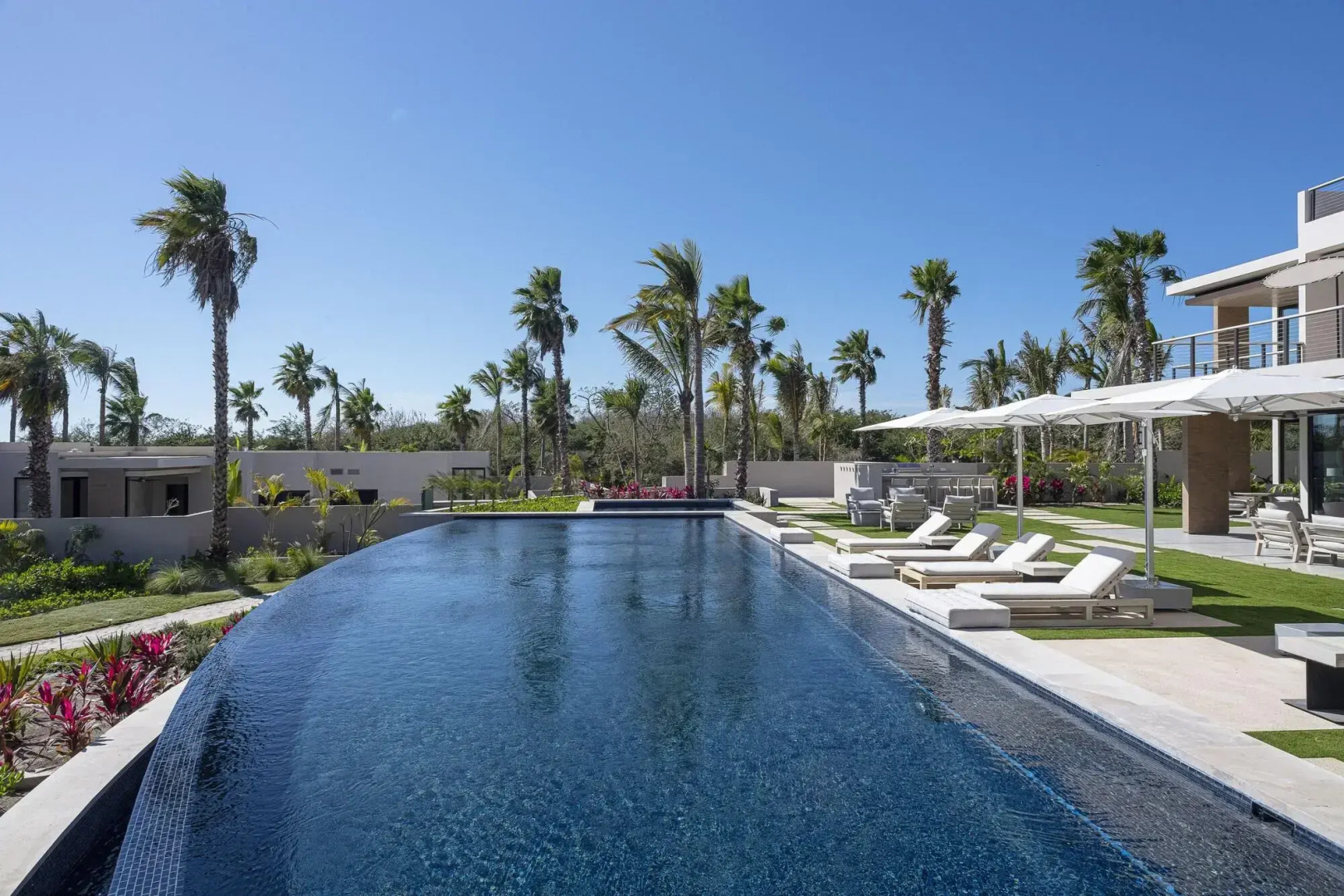 Susurros del Corazón, Auberge Collection