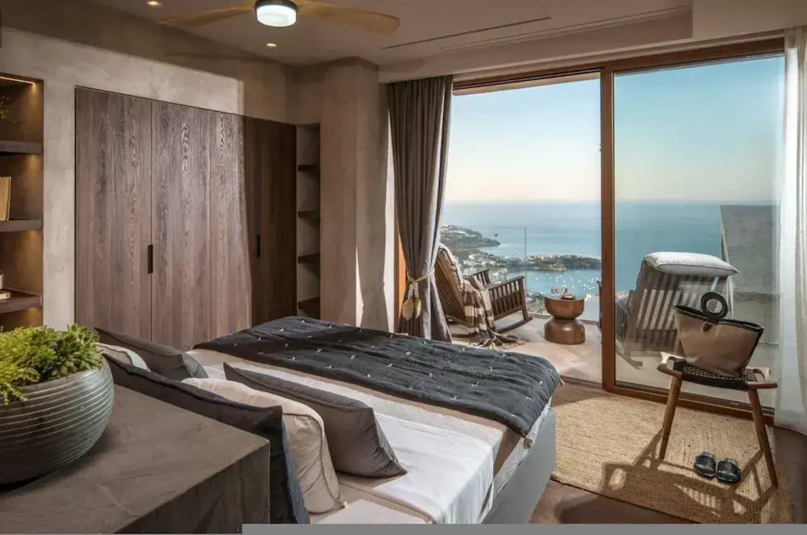 Villa Ouranos - Where the World Unfolds Before you