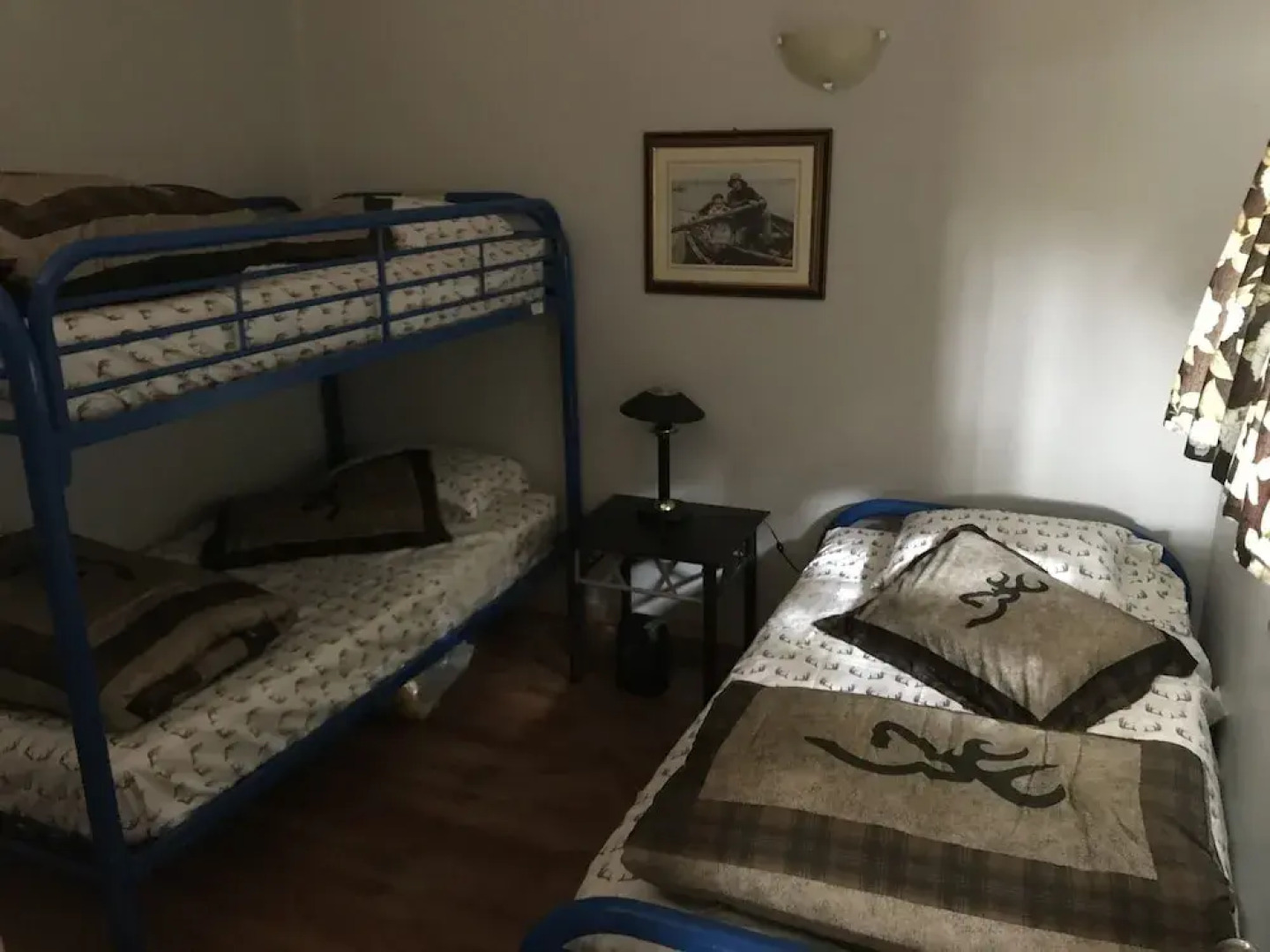 Longmuir's Hidden Cove Cottage Resort