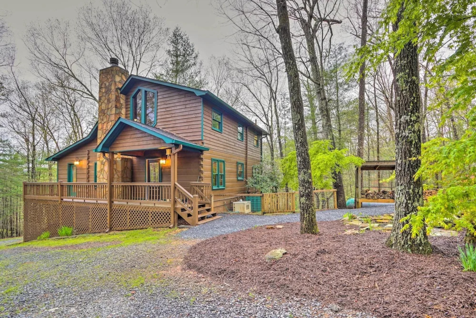 Blue Ridge Cabin w/ Hot Tub, Fire Pit, & Game Room