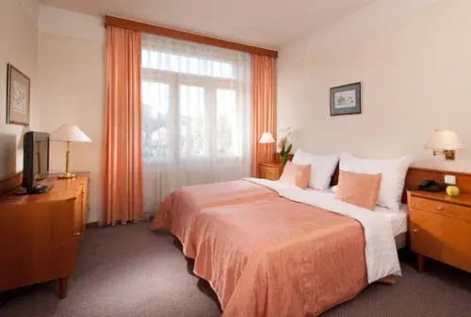 Lazensky Hotel Palace