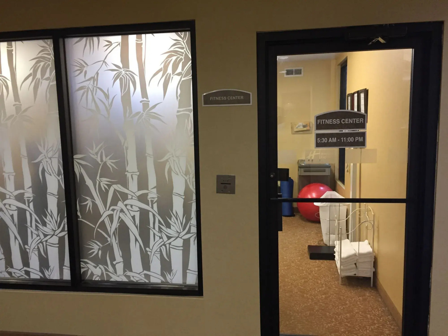 Holiday Inn Express & Suites St. Louis West - Fenton by IHG