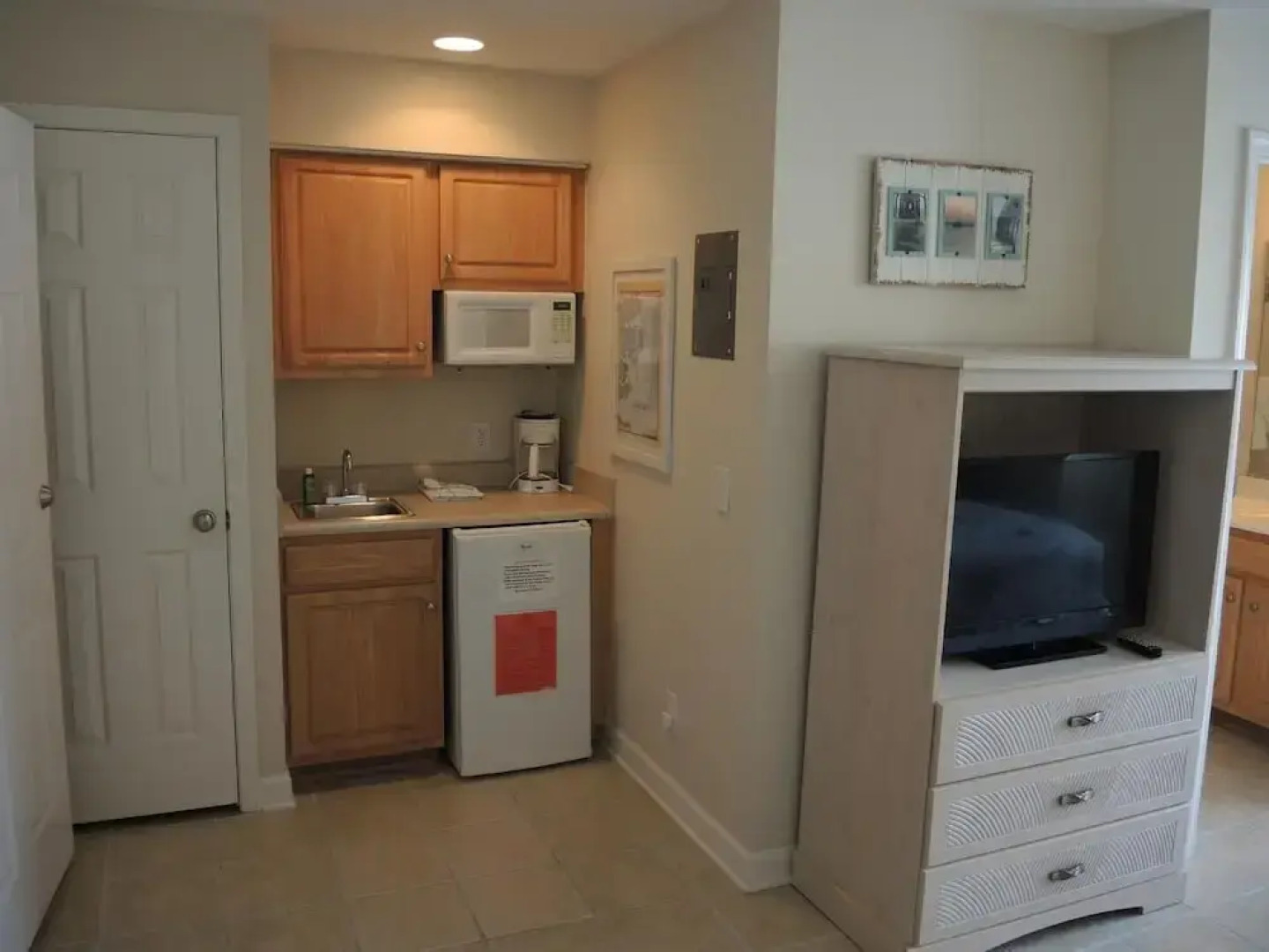 Studio Home 2909L at Brunswick Plantation Resort and Golf with Outdoor Pool Onsite by RedAwning