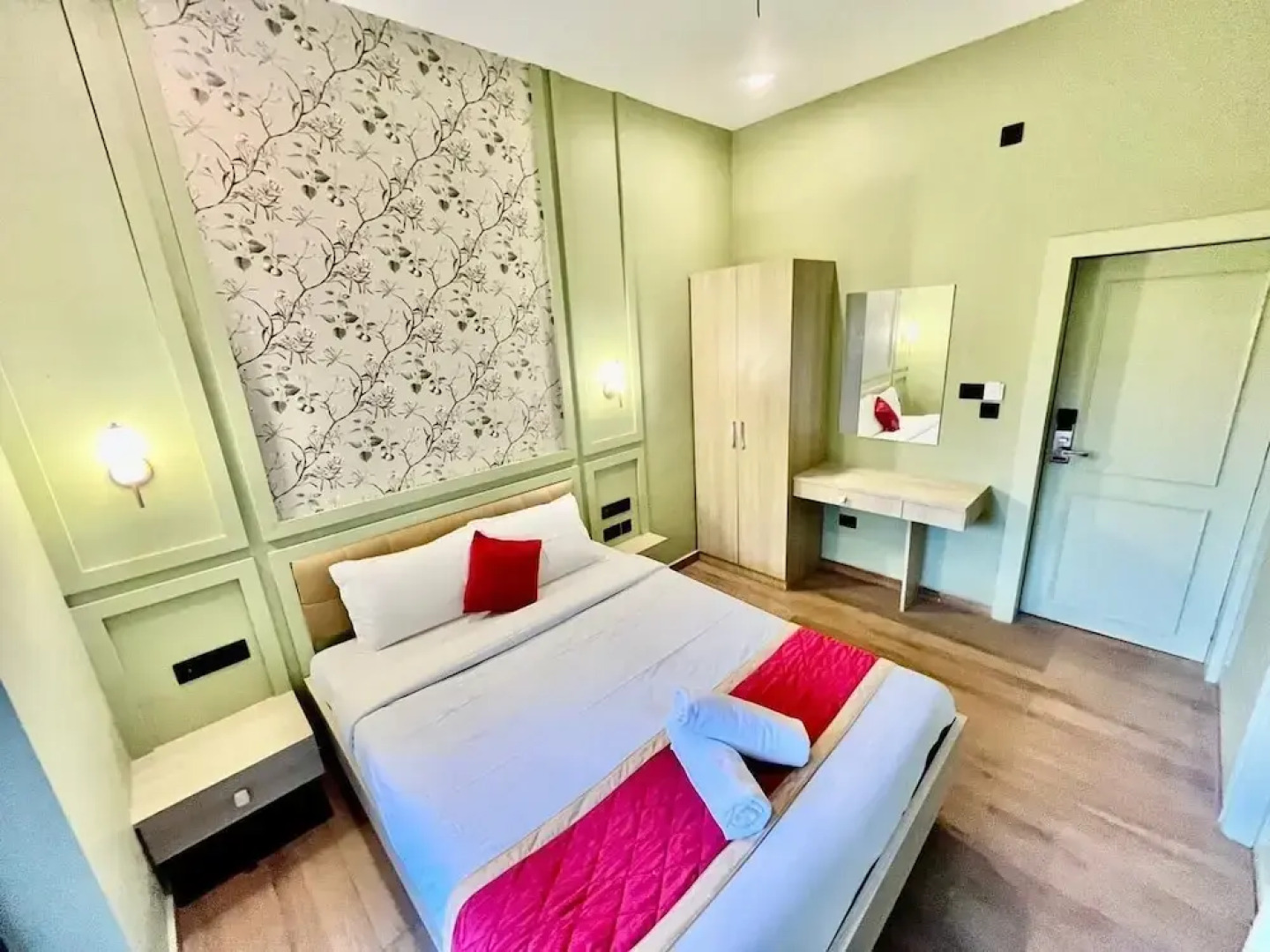 Castle Service Apartment