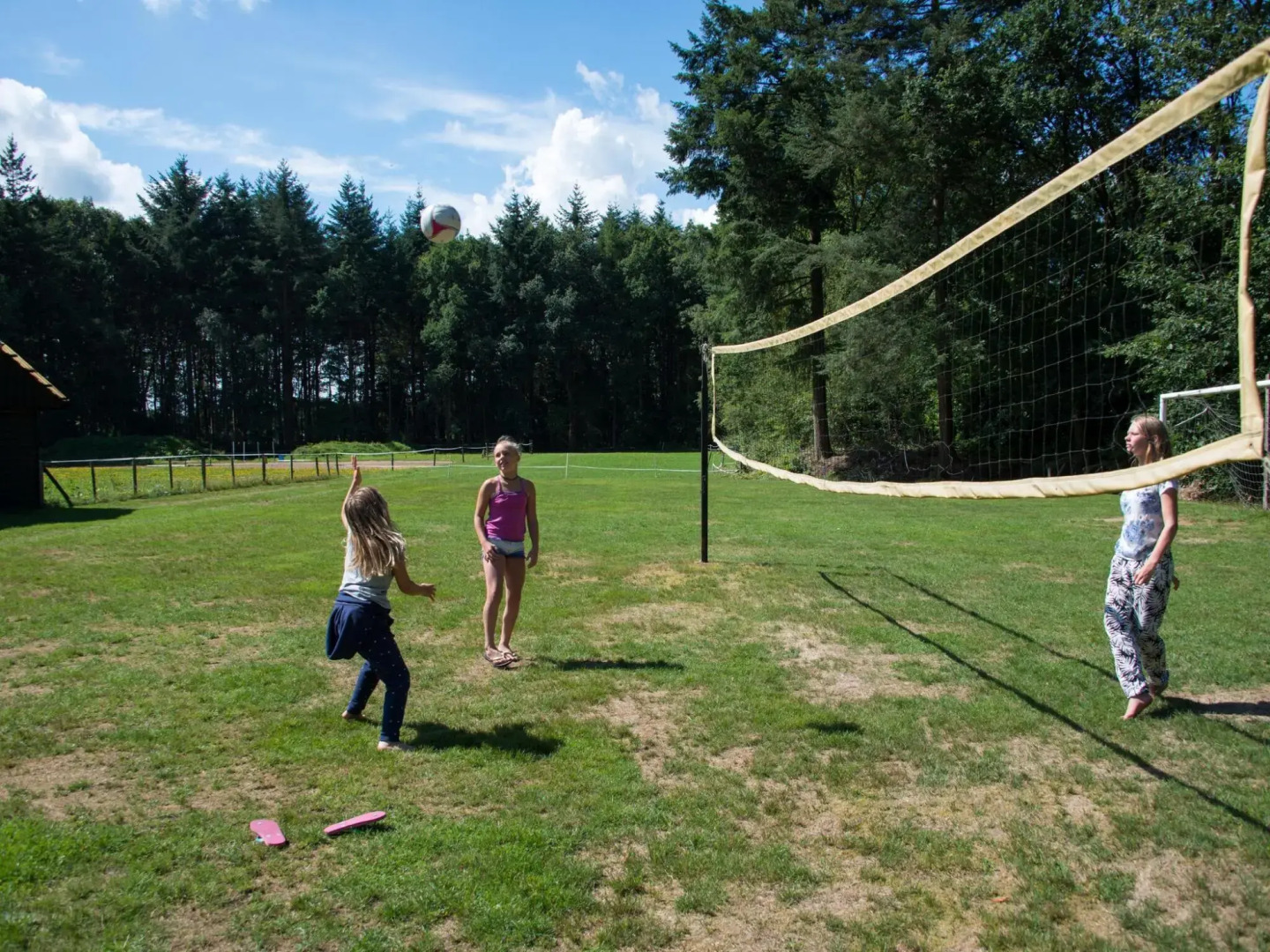 Spacious villa with sauna and hot tub, in a holiday park near a National Park