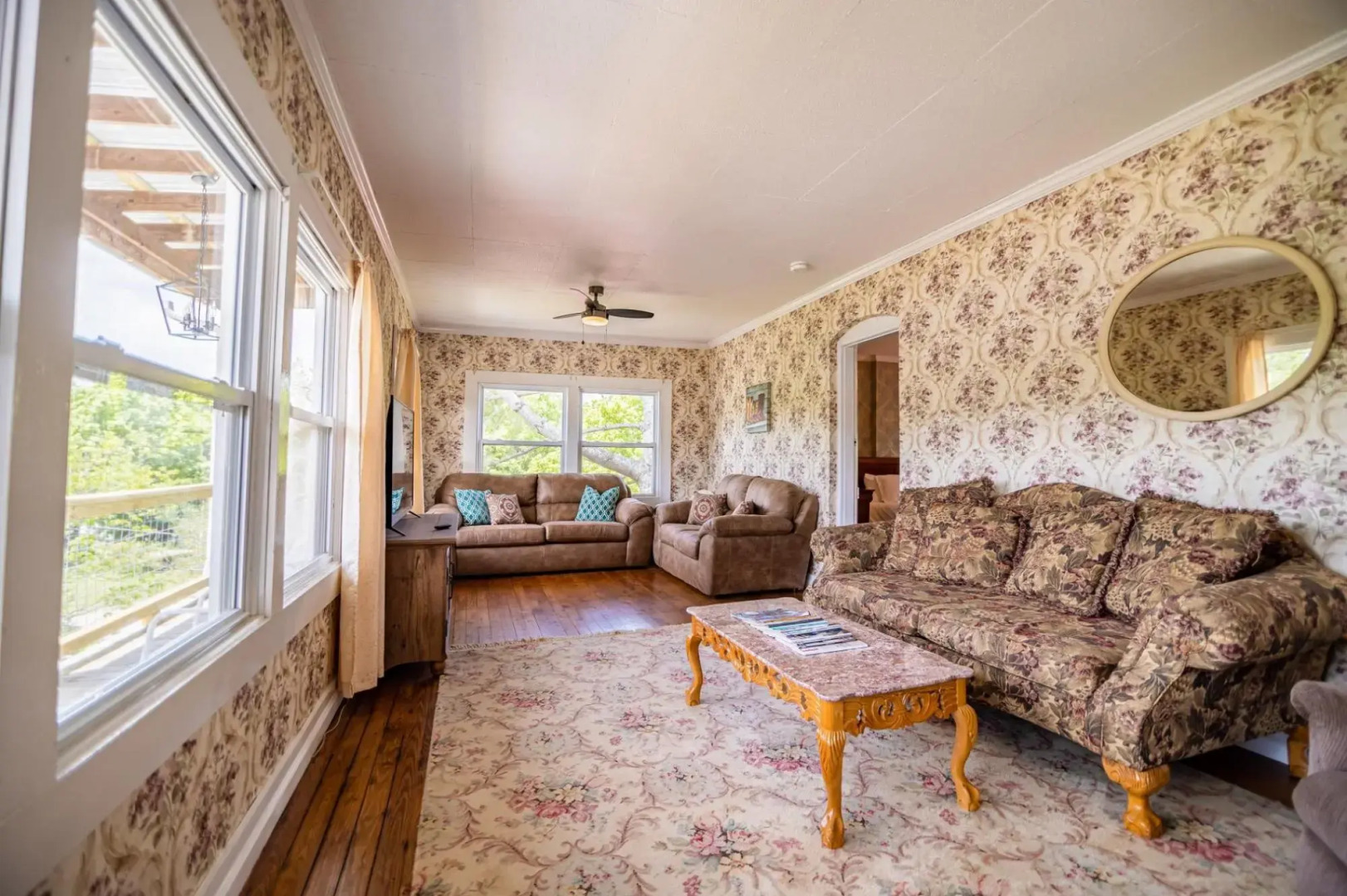 The Manor 1885 Altamont