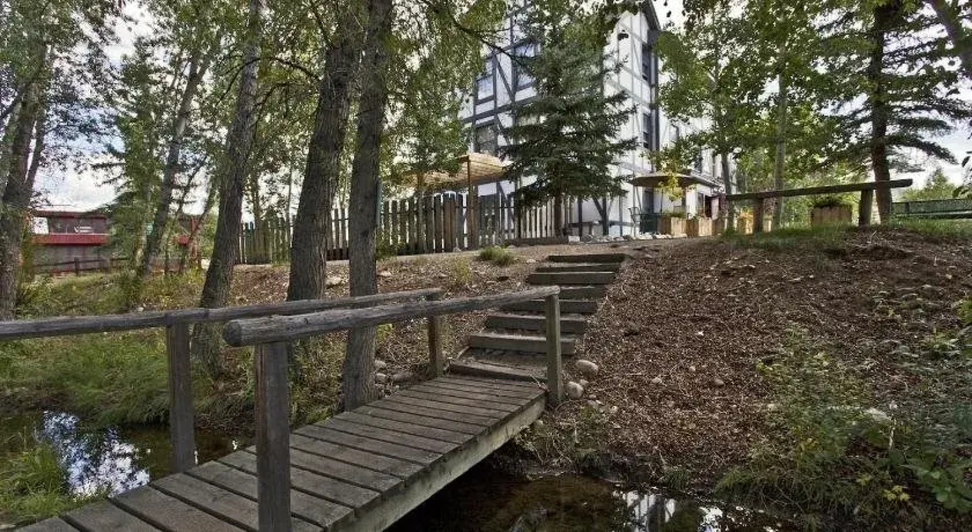 Summit Peaks Riverside Lodges East & West