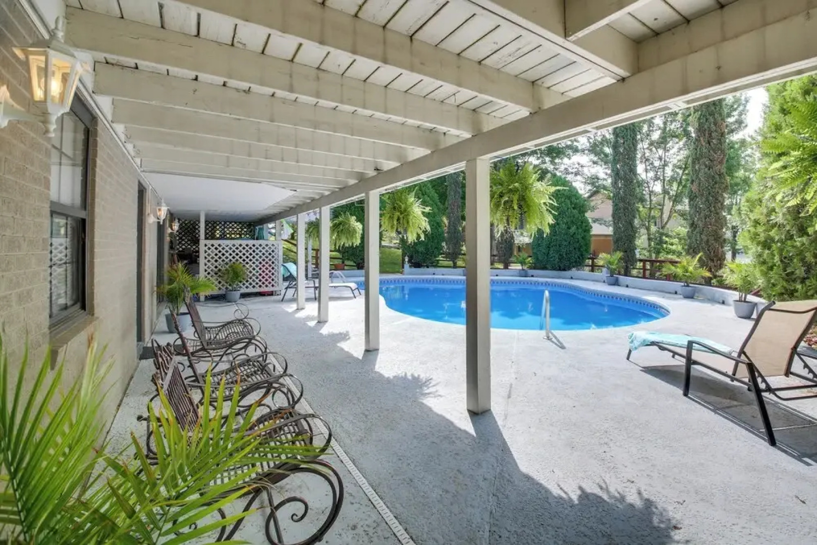 Private Pool: Lakefront Home in Hot Springs!