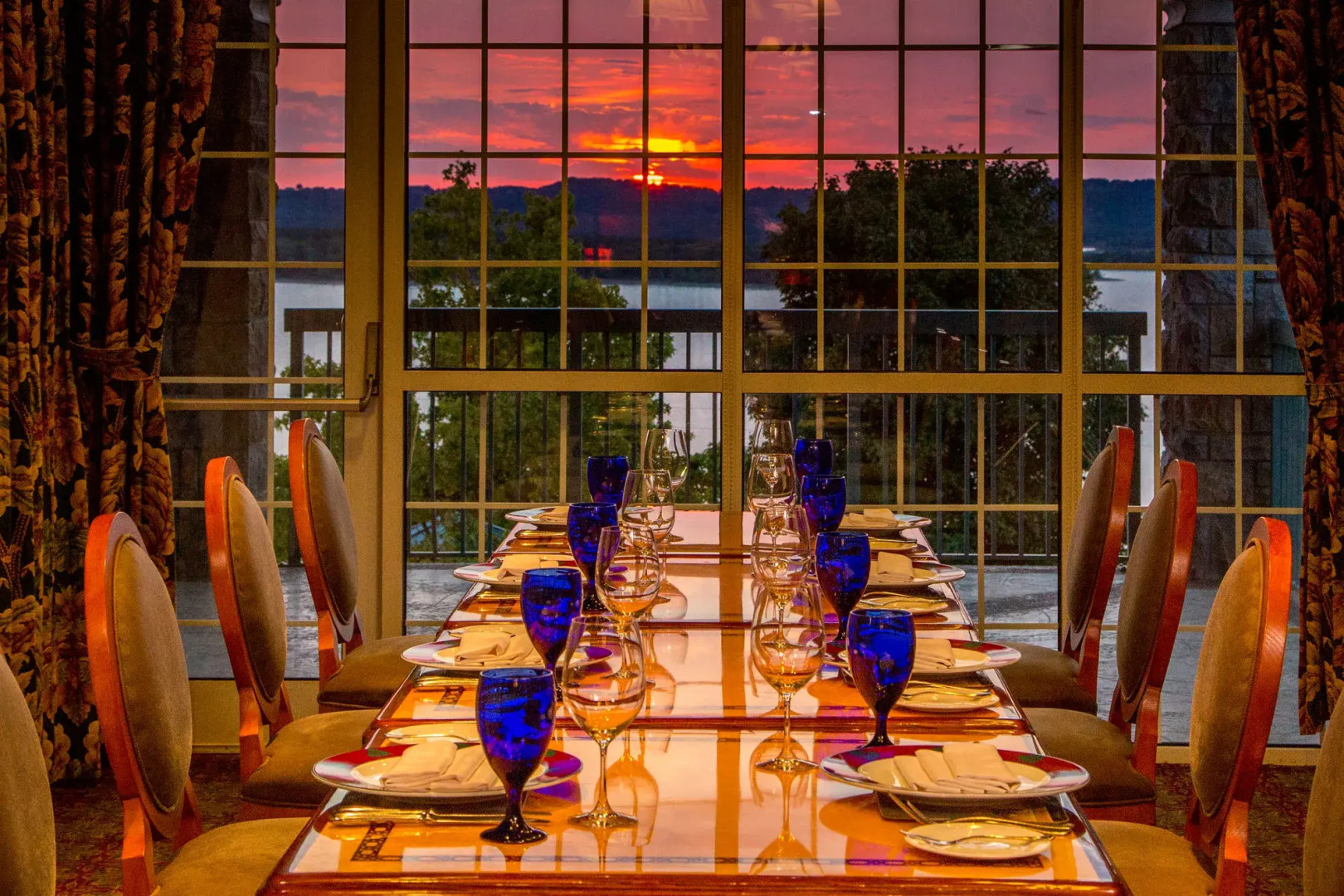 Chateau On The Lake Resort Spa and Convention Center