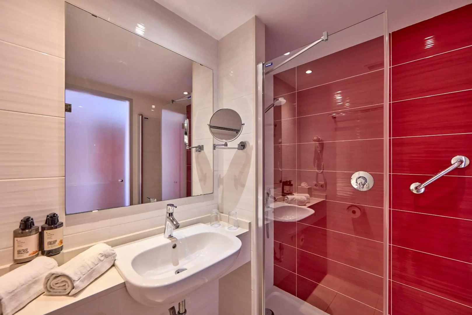 Universal Hotel Perla