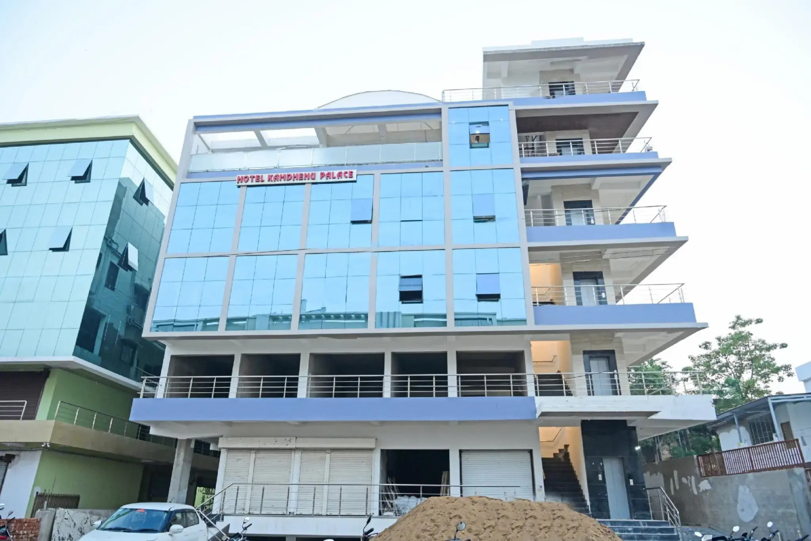 OYO Flagship 83429 Hotel Kamdhenu Palace